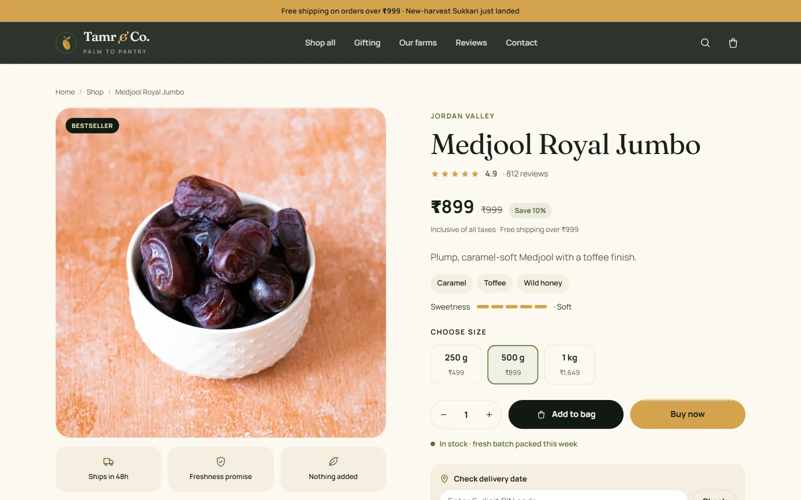 Product page for Medjool Royal Jumbo dates showing pack sizes of 250 g, 500 g and 1 kg, price, tasting notes, sweetness scale and a delivery-date check